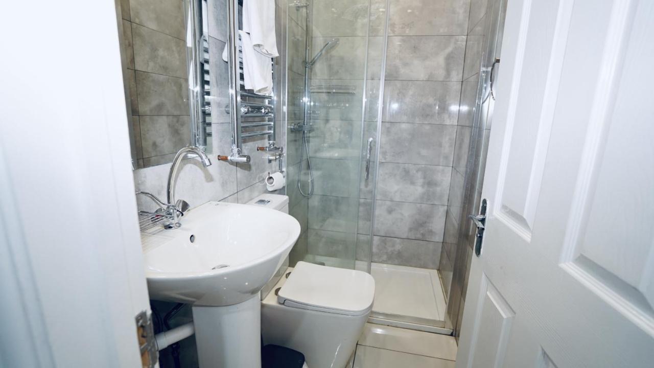 E2M Stays Lovely Apt Close To Ilford Station With Free Parking エクステリア 写真